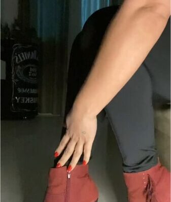 eudaya wearing nylons and boots